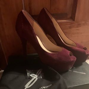 B Brian Atwood suede pumps size 7
